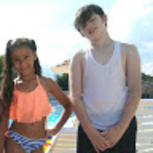 Meet your Posher, Bro vs sis